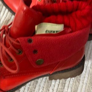 RED BOOT w/secret pocket sz7